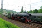 Zur Verwunderung Aller wechselte 01 1066 auf die Hauptstrecke und umfuhr ihren Zug rckwrts. EEs folgte der groe Aufbruch Richtung Bahnhof Bacharach. (16.05.2009).