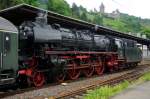 Das letzte Bild von 01 1066 in Bacharach Bhf am 16.05.09 . Sekunden spter verlie der Zug die Station und auf den Fotograf wartete ein weiterer Nachtdienst. 