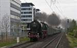 01 1066 der Ulmer Eisenbahnfreunde mit dem DPE 93794 (Nrnberg Hbf - Konstanz) am 1. Mai 2010 bei der Durchfahrt Konstanz Wollmatingen.