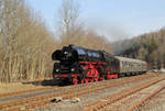 Sonderzug  Fichtelgebirge  BR 01 519 von Gera nach Neuenmarkt–Wirsberg. Hier zu sehen bei der Einfahrt in Zeulenroda unterer Bahnhof am 01.04.2017