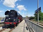 Am 10.06.2017 stand 01 0509 im Bahnhof Bergen auf Rügen. 01 0509 ist zusammen mit 118 770 zum alljährlichen Bahnhofsfest von Leipzig nach Putbus gefahren. 