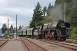 Einfahrt am 12.08.2017 von 01 519, mit 52 7596 am Zugschluss, und dem letzten Dampfzug (Titisee - Seebrugg) auf das Museumsgelände der IG 3Seenbahn e.V. in Seebrugg, nachdem alle Fahrgäste am Bahnsteig den Zug verlassen hatten.