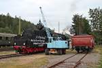 Nach getaner Arbeit am 12.08.2017, wird 01 519 der EFZ mit einem historischen Seilzug-Bagger vom Hersteller Fuchs auf dem Museumsgelände der IG 3Seenbahn e.V.