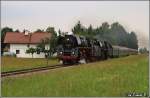 01 509 der Press und 01 533 der GEG (dahinter) mit dem DPE 91502 von Augsburg nach Ampflwang am 11.06.2011 kurz vor dem Bahnhof Simbach am Inn.