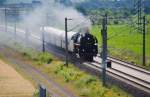 Sonderzug mit 01 0509-8 von Zwickau nach Wernigerode, auf der Neubaustrecke zwischen Leipzig/Messe und Flughafen Leipzig/Halle. (09.06.2012)