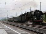 01 1533-7 mit einem kurzen Sonderzug in Fahrtrichtung Süden. Aufgenommen am 10.08.2014 in Eichenberg.