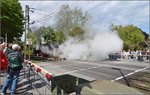 Pfingstausflug der EFZ 01 519 an den Bodensee. Volltreffer, wenn da mal kein Spaß des Personals war, genau die Leute an der Schranke einzunebeln. Konstanz, Pfingsten 2016.