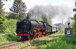 Das besondere Highlight an den Museumstagen 26.04.2025 in Bochum-Dahlhausen war die legendäre Schnellzuglok der Baureihe 01 (01 066), aus dem bayrischen Eisenbahnmuseum Nördlingen.
Die Schnellzuglokomotive unterwegs mit dem Pendelzug (Bochum Hbf.) vorbei an der Zeche Wohlverwahrt im Hintergrund. 