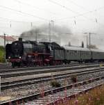 Den ersten Dampfsonderzug bespannte am 16.10.10 die 01 2066-7. Aufnahme Mnchen - Laim Rbf.