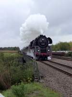 BR 01 519 zwischen Speyer und Germersheim. Aufgenommen im Rahmen des Plandampfes Rheinland-Pfalz Oktober 2005.