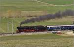 IGE-Abschiedsfahrt vom  Blauen Fernschnellzug . 

01 202 hat Sanceboz-Sombeval verlassen auf dem Weg zum Col Pierre Pertuis. März 2019.