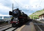 Schnellzug-Dampflok 01150 wieder mal auf RHEINFAHRT-  am 15.5.2016 unterwegs im romantischen MITTELRHEINTAL zwischen KOBLENZ  und RÜDESHEIM- hier kurz nach der Ankunft im Bahnhof