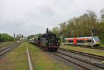 Historische Eisenbahn Frankfurt 01 118 mit einen Sonderzug aus Hanau am 27.04.19 in Nidda vom Bahnsteig aus fotografiert