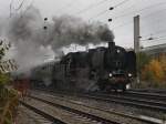 Die 01 2066 am 17.10.2010 mit einem Sonderzug bei der Durchfahrt am Heimeranplatz. (Mnchen)