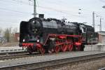 01 118 beim Rangieren Gieen HBF am 14.04.2013. Kurz danach ging es wieder zurck in die Heimat Frankfurt mit einer lngeren Pause Bad Nauheim.