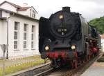Am Pfingstsonntag 2006 war auch die 01 118 der Historischen Eisenbahn Frankfurt wieder beim Bahnhofsfest in Knigstein dabei, hier beim Umsetzen, um dann den Sonderzug nach Frankfurt/Hchst zu