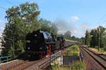 Am 31.07.2015 begann die Dampfsonderfahrt der großen Deutschlandrundfahrt von Eisenbahnromantik in Nürnberg. Am ersten Tag ging die Reise von Nürnberg nach Dresden. Hier passieren die 01 1533-7 und 01 150 mit dem DPE 20321 Zwickau-Pölbitz.