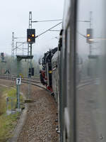 Die Dampflokomotive 03 2155-4 schiebt unseren Sonderzug im April 2017 wieder in Richtung Dresden.