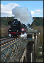 DAMPFWOLKEN rund um SAALFELD: Vom 27.03.2026 bis 06.04.2026 war Wedler & Franz Logistik wieder mit ihrer Dampflok 03 2155-4 in Thüringen unterwegs.