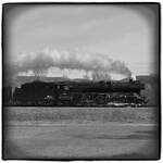 DAMPFWOLKEN rund um SAALFELD: Vom 27.03.2026 bis 06.04.2026 war Wedler & Franz Logistik wieder mit ihrer Dampflok 03 2155-4 in Thüringen unterwegs. Alle Fahrten starteten in Saalfeld/Saale. Hier ist WFL 03 2155-4 am 28.03.2026 bei Maua im Saaletal zu sehen.