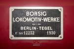 Hersteller und Fahrgestell-Nummer der Stromlinienlok 03 002, gesehen im Eisenbahn &  Technik Museum Rügen in Prora. - 15.04.201