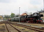 Einfahrt 03 2155-4 mit einem Sonderzug aus Berlin im Bahnhof Wolsztyn zur Dampflokparade 2017.