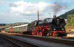 03 1010-2 war in diesem Jahr wieder mit dem Berliner Sonderzug zum Dampfloktreffen nach Meiningen gekommen. Hier steht er bereits wieder zur Rckfahrt am Bahnsteig im Bahnhof Meiningen bereit, 01.09.2012.