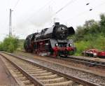 Und dann kam da noch 03 1010 aus stlicher Richtung zur Weiterfahrt als Tfzf in Richtung Kassel durch Eichenberg. Aufgenommen am 21.09.2012.