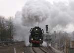 03 2155-4 war am 31.03.13 mit einer Osterfahrt unterwegs, von Nossen nach Greiz. Hier zusehen bei der Durchfahrt in Gera-Sd, vom Bahnsteigende aus.