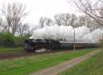 WFL 03 2155-4 mit dem DPE 13489 von Nossen nach Schmalkalden, am 19.04.2014 bei der Durchfahrt in Sülzenbrücken.