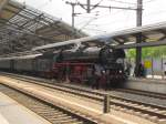 DB Museum 03 1010-2 mit dem DPE 20041 von Berlin-Schneweide Pbf nach Meiningen, am 17.05.2014 beim Halt in Erfurt Hbf.