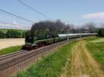 Die 18 201 mit einem Sonderzug am 13.05.2018 unterwegs bei Kimpling.