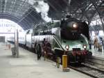 Sonderzug der IG Dampflok Nossen e.V. am 23.03.2008 mit 18 201 von Nossen nach Leipzig. An den folgenden Tagen wurde die Lok zu Garantiearbeiten nach Meinigen berfhrt. Foto: Leipzig HBf, 23.03.2008