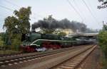 18 201 ist am 03.Oktober 2009 mit einem Sonderzug der Berliner Eisenbahnfreunde in Richtung Leipzig unterwegs. Hier durchfhrt der Zug am Vormittag Delitzsch.