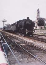 18 603 fährt durch den Illertisser Bahnhof,um 1960 
