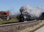 Die 18 3673 mit einem Sonderzug nach Lindau am 24.03.2018 unterwegs bei Görwangs.