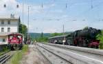 23 042 erreichte am 6.6.10 mit dem Pendelzug des Bayerischen Eisenbahnmuseums (BEM) aus Nördlingen den Bahnhof Harburg.