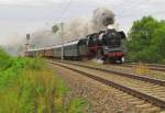 DR 35 1097-1 mit dem DPE 20050 von Berlin-Schneweide Pbf nach Meiningen, bei Ingersleben; 04.09.2010