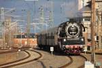 Zur alljhrlichen Bergparade in Schwarzenberg(Erz.)waren auch dieses Jahr wieder Sonderzge unterwegs.Hier die Glauchauer 35 1097 bei der Einfahrt in den Zwickauer Hauptbahnhof.10.12.2011.