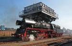 35 1097-1 steht am 22.08.2010 anllich des Heizhausfestes unter dem Kohlehochbunker im Schsischen Eisebahnmusem in Chemnitz-Hilbersdorf.