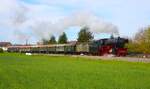 Museumseisenbahn Hanau Sonderzug mit Bahnwelt Kranichstein 23 042 in Beienheim (Wetterau) am 26.04.26