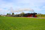 Museumseisenbahn Hanau Sonderzug mit Bahnwelt Kranichstein 23 042 in Beienheim (Wetterau) am 26.04.26