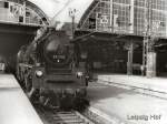 23 1113 in Leipzig Hbf mit nicht edv-gerechten Nummernschild in Leipzig Hbf, um 1986 - vor DMV-Sonderzug nach Bad Lausick - Geithain.