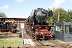 023 042-5 auf der Drehscheibe des ehemaligen Bw Heilbronn am 29.9.07 ( Plandampf bern Buckel )