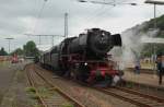 23 042 kurz vor der nchsten Pendelfahrt aufs Viadukt. 01.07.2011, Altenbeken