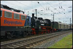 Die preußische P8 (38 2267) des Eisenbahnmuseums Bochum-Dahlhausen wurde am 02.06.2025 mit der BayernBahn 139 287-7 und dem Henkelzug von Nördlingen nach Nordrhein-Westfalen befördert,