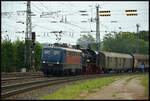 Die preußische P8 (38 2267) des Eisenbahnmuseums Bochum-Dahlhausen wurde am 02.06.2025 mit der BayernBahn 139 287-7 und dem Henkelzug von Nördlingen nach Nordrhein-Westfalen befördert,