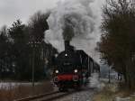 Die 38 1301 am 13.12.2009 mit einem Sonderzug unterwegs auf der Rottalbahn bei Massing.