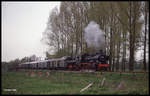 Am 20.05.1991 war 381772 noch fahrfähig und dampfte mit einem Personenzug von Eisenbahn Tradition vormals Eisenbahn Kurier hier bei Mettingen in Richtung Osnabrück über die