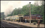 Zugkreuzung am 6.5.1993 um 10.35 Uhr in Plaue. 381182 mit einem Dosto nach Arnstadt und 232036 mit einem Güterzug Richtung Zella Mehlis.
